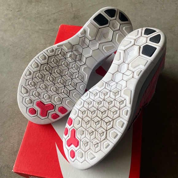 Nike Free 4.0 Flyknit Lightweight Running/Training Sneakers Size 7.5 Womens - Picture 5 of 6